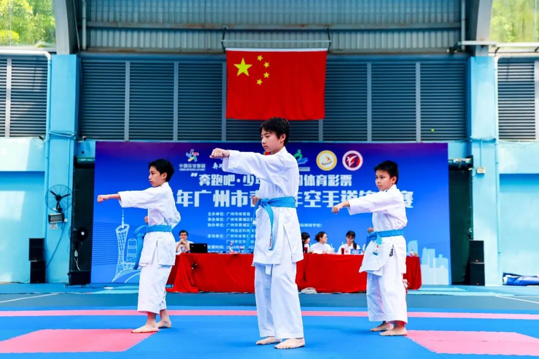 男子团体型比赛