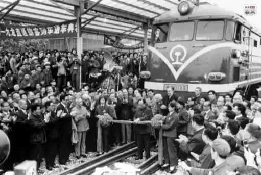 你所乘坐的广九直通车,即将抵达历史终点站……