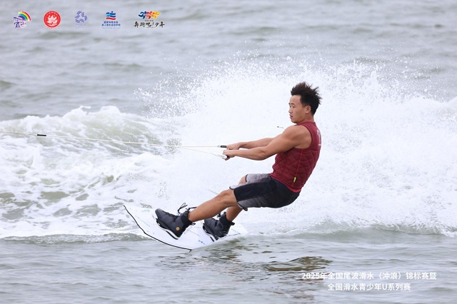 潜入深蓝,跃海而起!2025湛江国际潜水大赛开幕,点燃“体育+旅游”新引擎