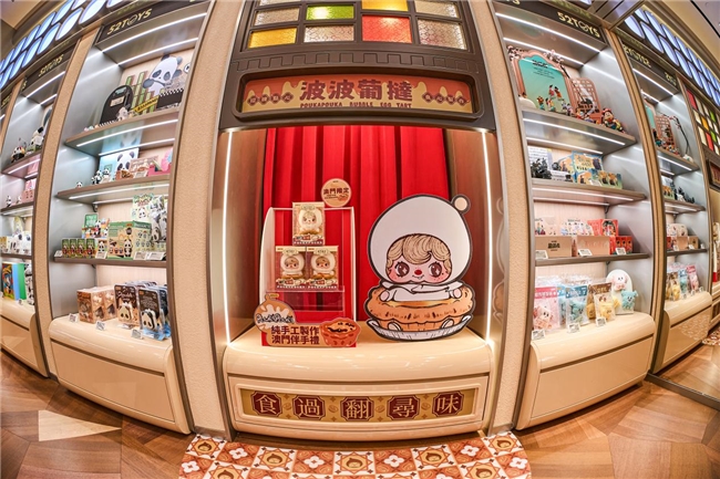 52TOYS澳门新濠影汇店重磅开业,CiCiLu艺术家签售会受追捧