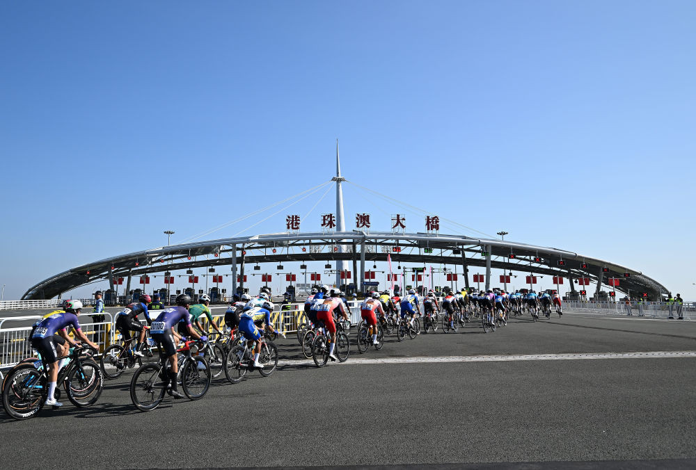 第十五届全运会在广州开幕:湾区之夜点亮“圆梦未来”