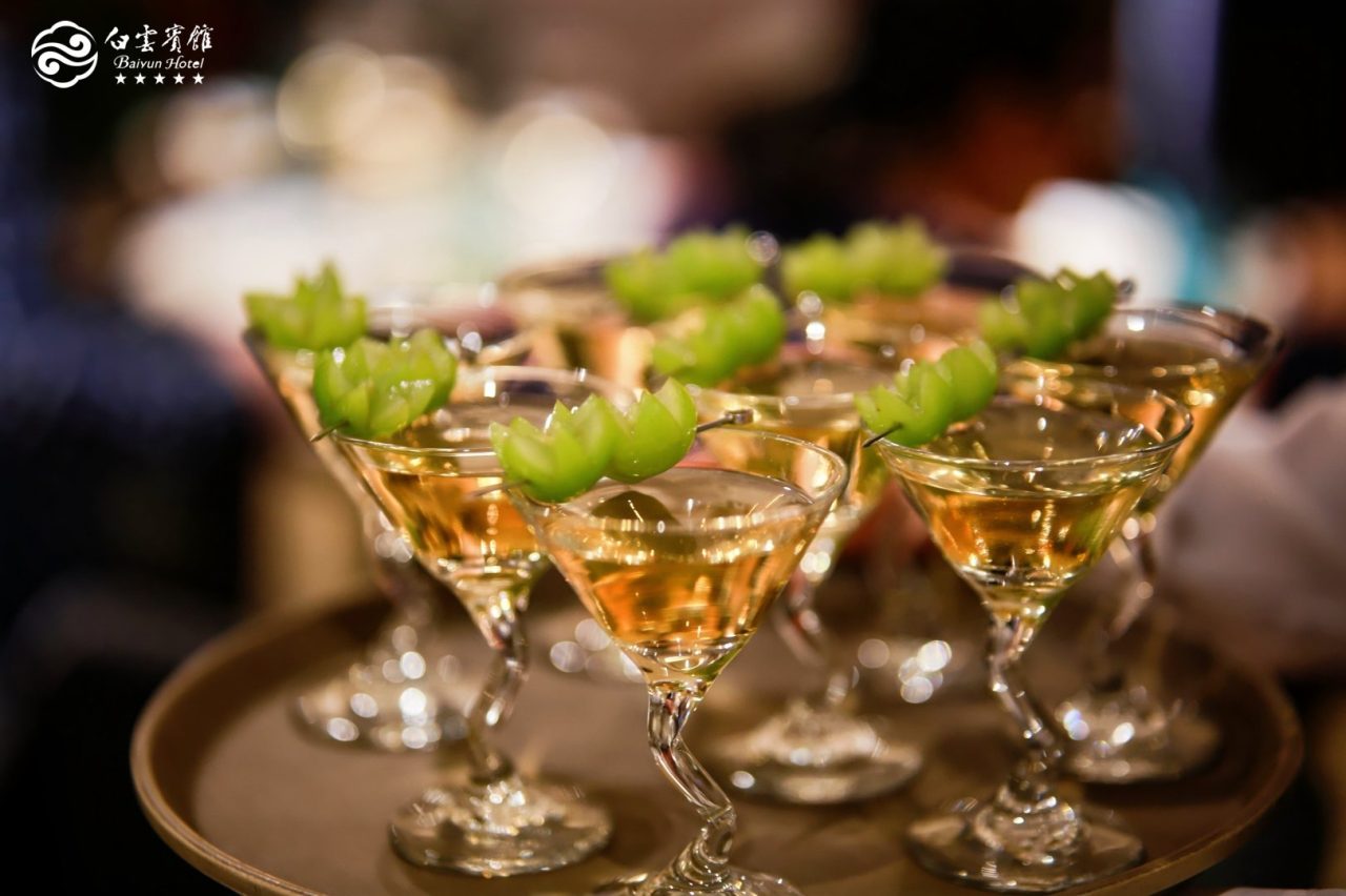 白云宾馆云馔·意新 鎏金味旅美食节启幕,年末节日餐桌在城市中徐徐展开