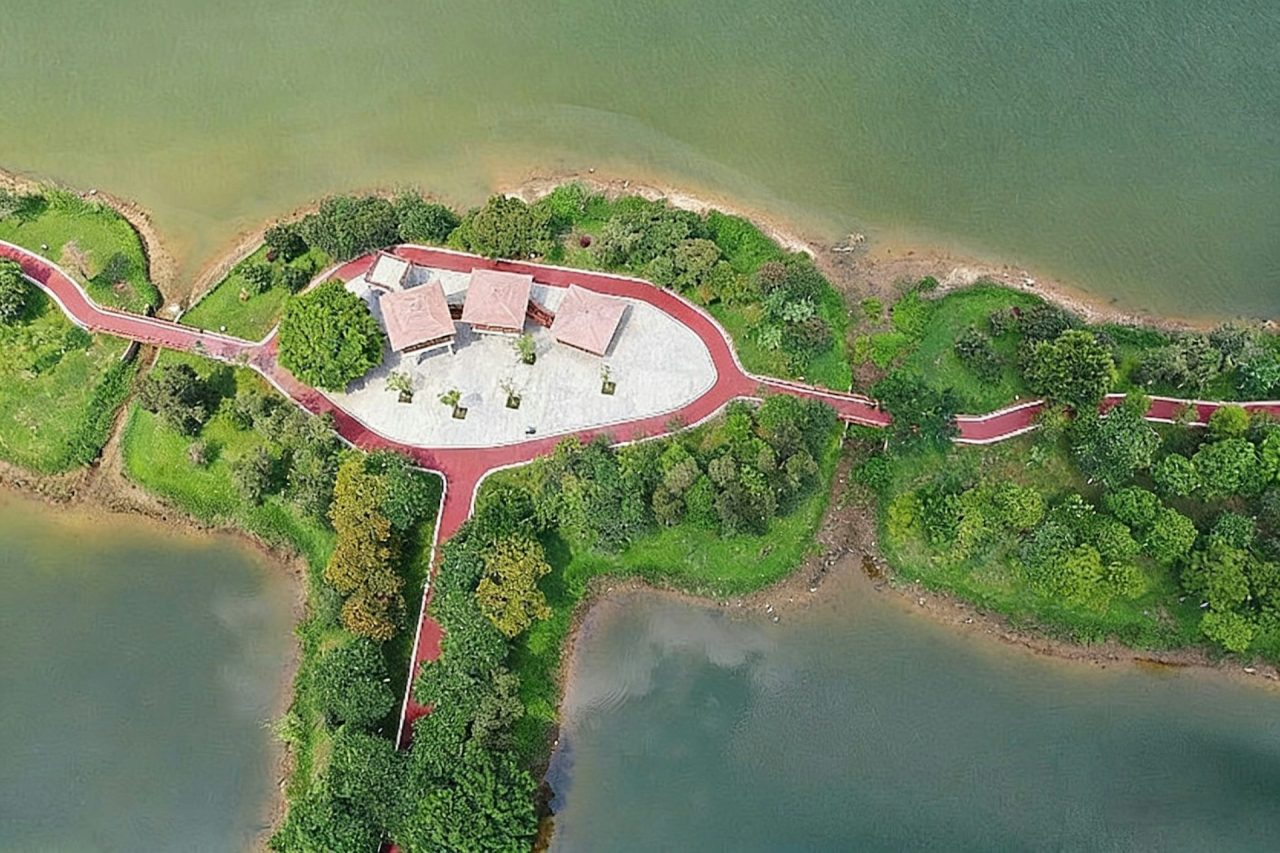 廣州增江畫廊最優美的地方之一,便是鶴之洲濕地公園。園內不但騎行道寬闊,四周還有花開成海,看得令人心曠神怡。(視覺中國/當代中國授權)